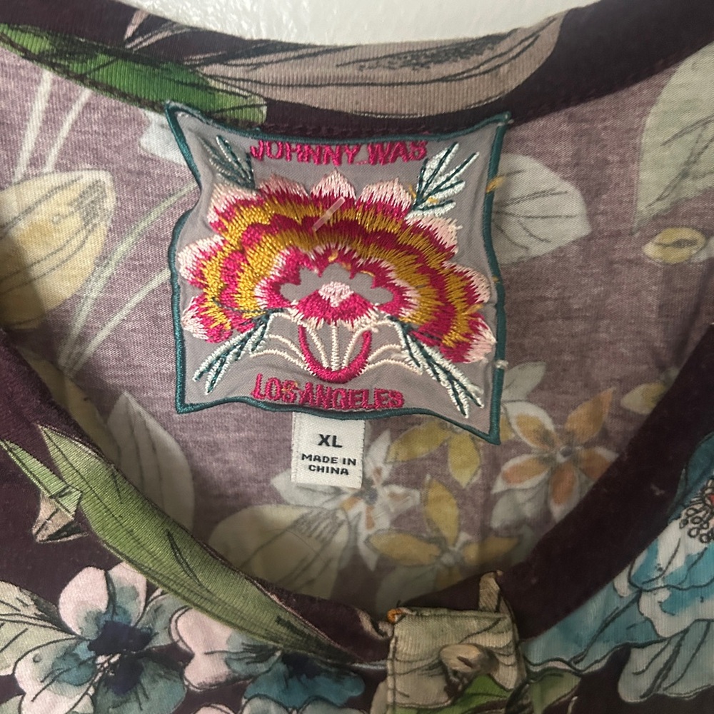 Johnny Was Lexi Henley  Tee shirt Floral size XL - Picture 2 of 6